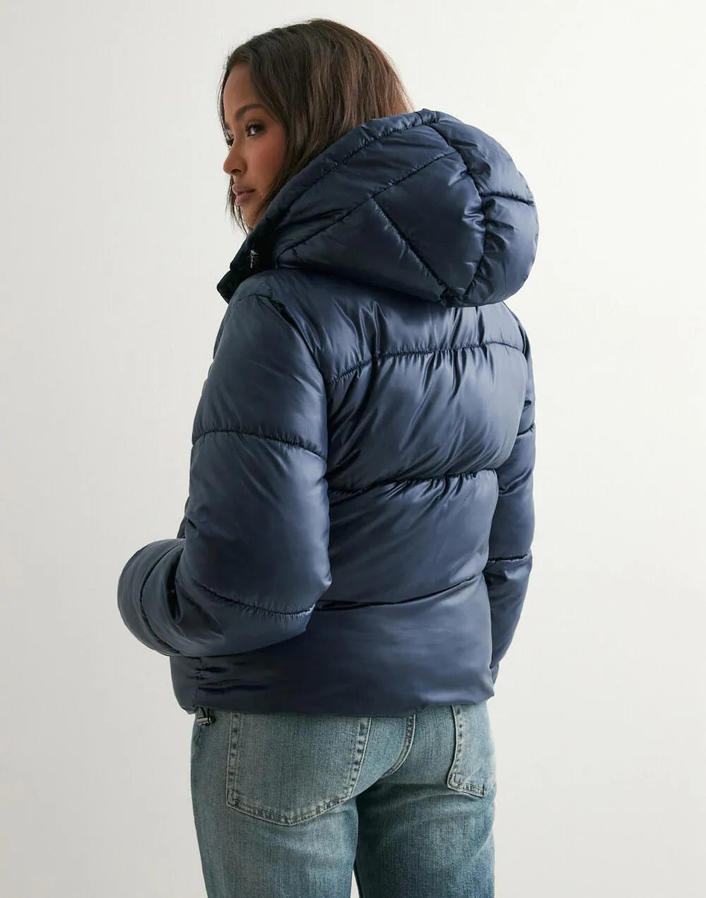 NELLY Everyday Puffer Jacket (semi shiny)