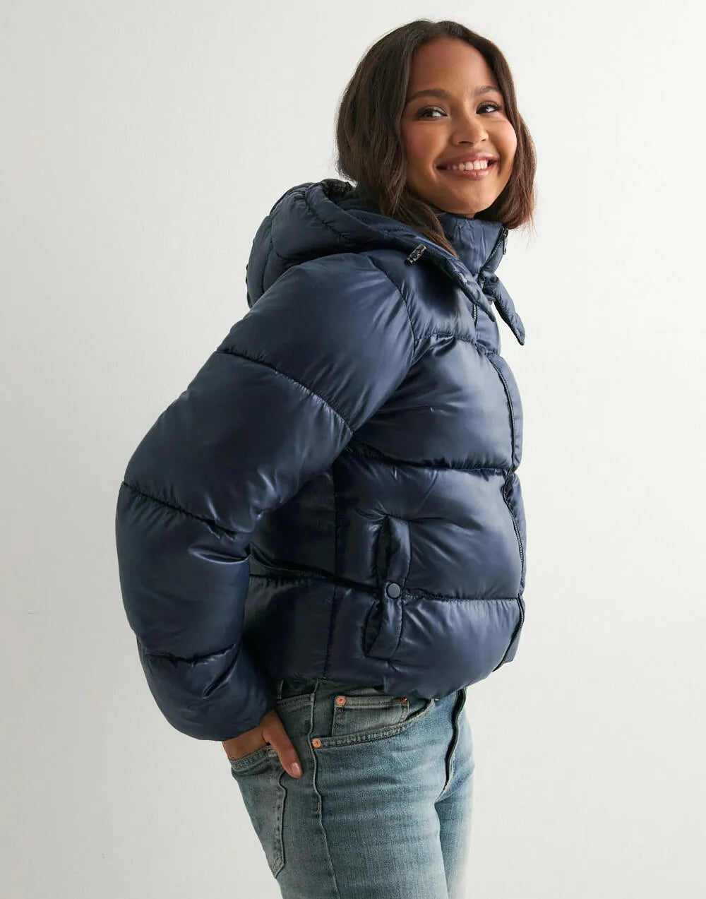 NELLY Everyday Puffer Jacket (semi shiny)