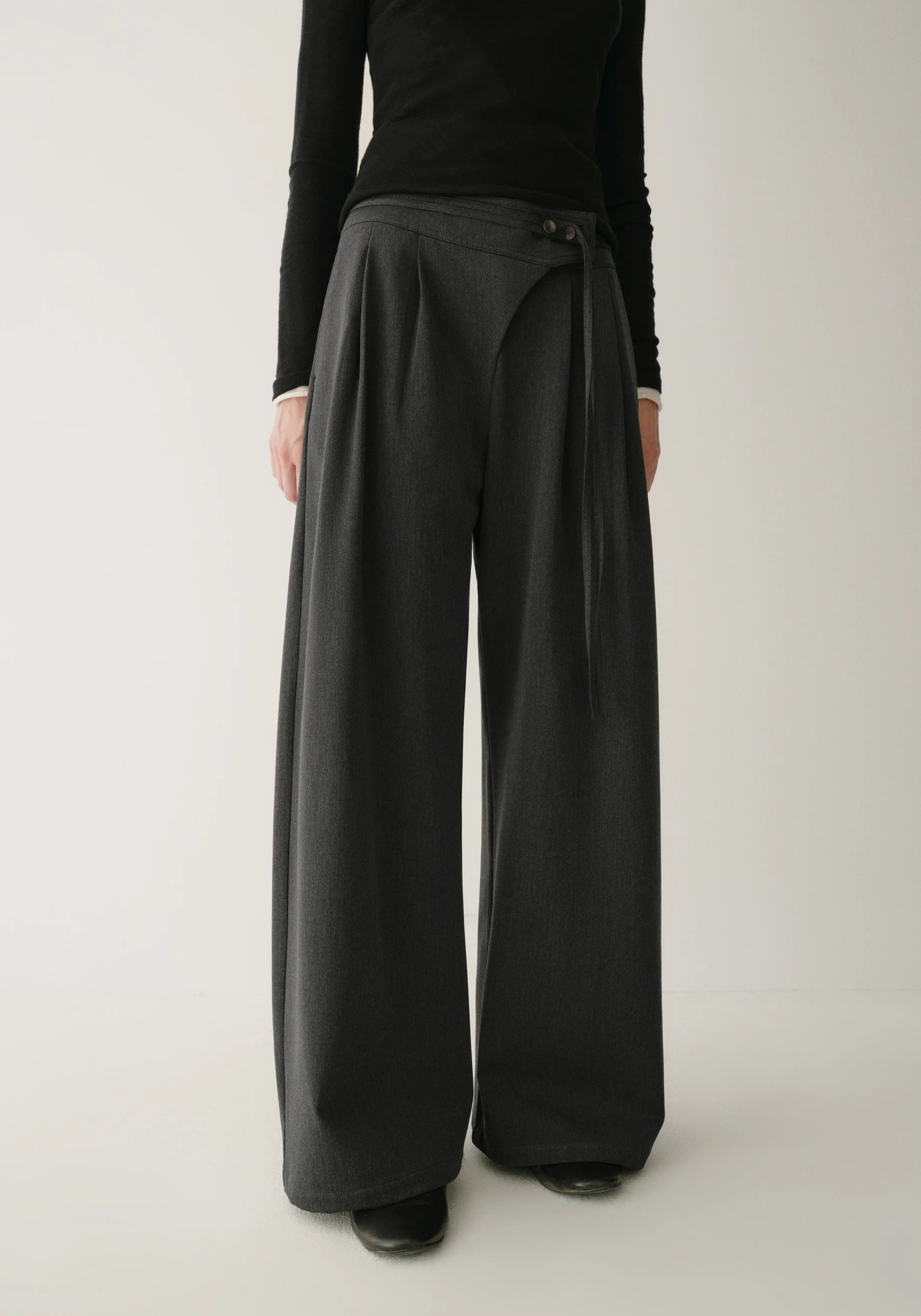 Asymmetric Wide-leg Pants – Black Ash