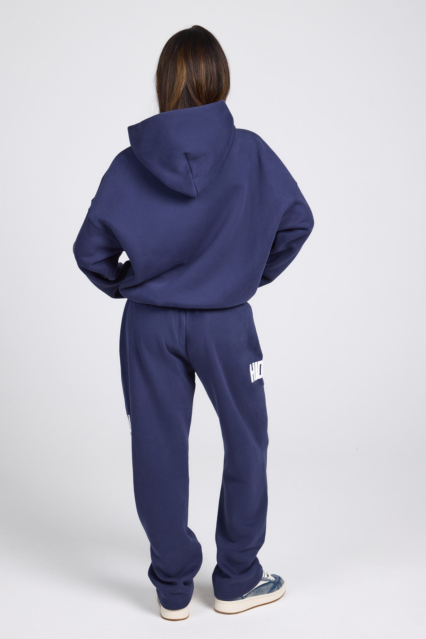 HIDDEN HILLS GATED COMMUNITY SET