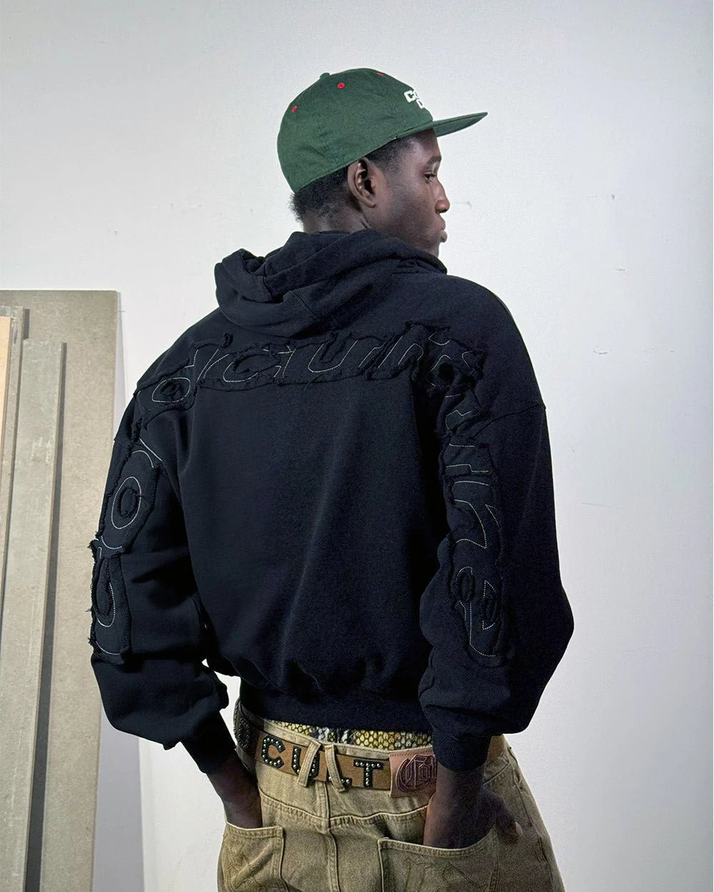 DISTRESS CURVED HOODIE